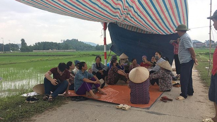 Câu chuyện lòng tin nhìn từ việc người dân chặn xe rác Nam Sơn (Hà Nội) (5/7/2019)