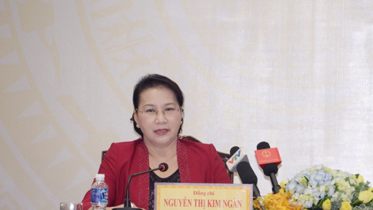 THỜI SỰ 18H CHIỀU 23/7/2019: Chủ tịch Quốc hội Nguyễn Thị Kim Ngân dự Lễ truy điệu, an táng hài cốt liệt sỹ tại tỉnh Tây Ninh và làm việc với lãnh đạo tỉnh Tây Ninh.