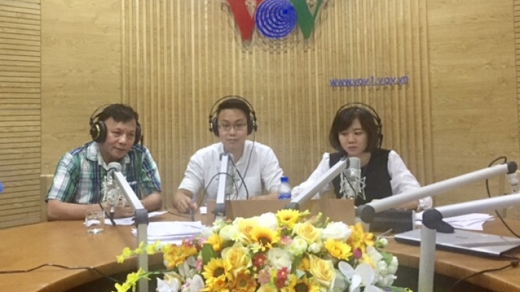 Dẹp loạn những  danh hiệu “ao làng” (12/7/2019)