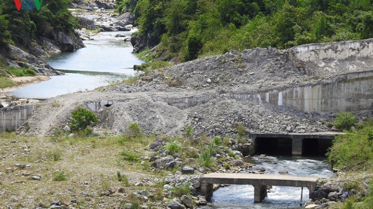 Hệ lụy sau phong trào làm thủy điện ở huyện nghèo Đăk Glei tỉnh Kon Tum (26/7/2019)