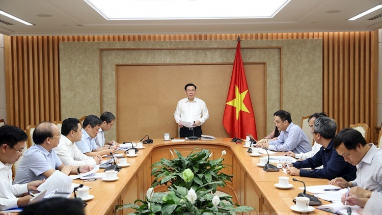 THỜI SỰ 18H00 CHIỀU 9/8/2019: Chỉ tiêu nợ nước ngoài của quốc gia có xu hướng tăng nhanh, bình quân tăng 16,7%/năm, cao hơn tốc độ tăng trưởng GDP theo giá hiện hành là 13,0%/năm