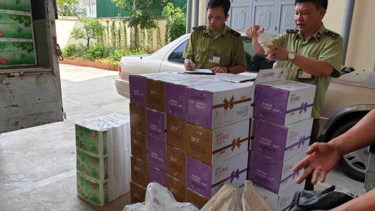 Lạng Sơn: Thu giữ sản phẩm thực phẩm nhập lậu (15/8/2019)