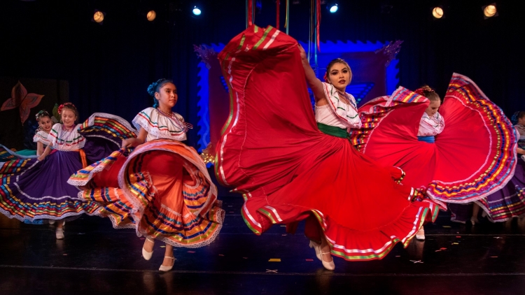 Trung tâm nghệ thuật Move Arts Espanola, nơi hàn gắn nỗi đau, thắp sáng tương lai (29/8/2019)