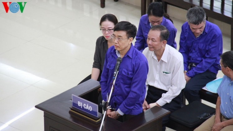 THỜI SỰ 18H CHIỀU NGÀY 18/9/2019: Tòa án nhân dân Thành phố Hà Nội xét xử nguyên lãnh đạo Bảo hiểm xã hội Việt Nam vì cho vay trái quy định, gây thiệt hại gần 1.700 tỷ đồng.