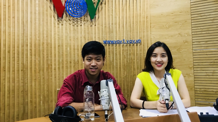 Trò chuyện với Trần Nhật Quang, Thư ký đối ngoại của Hanoi Pride Working Group là nhóm gồm các tổ chức, hội nhóm làm về cộng đồng người đồng tính, song tính, chuyển giới tại Hà Nội (22/9/2019)