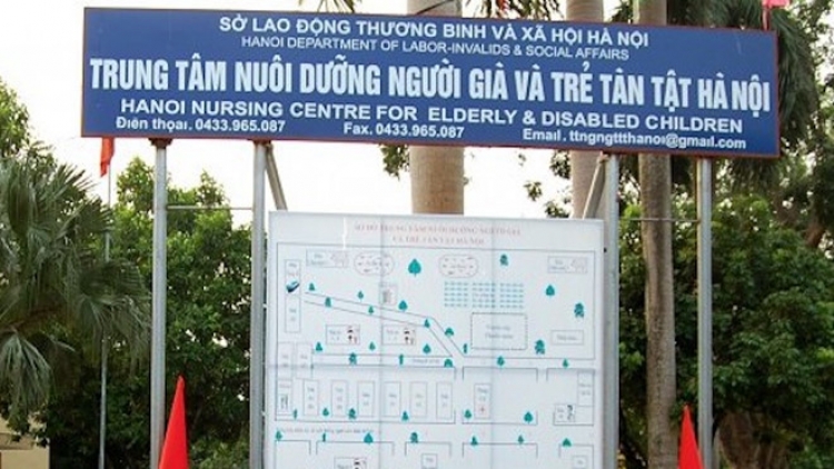 Bệnh "ăn chặn": Nhìn từ việc một số cán bộ Trung tâm nuôi dưỡng người già và trẻ tàn tật Hà Nội ăn chặn quà từ thiện (28/9/2019)