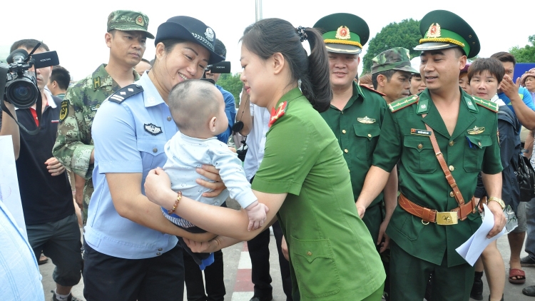 Giải pháp nào ngăn chặn tình trạng mua bán người qua biên giới? (10/1/2020)