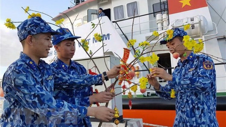Không khí đón Tết sớm trên tàu cảnh sát biển 9004 (16/1/2020)
