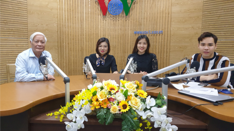 Nhân lên tinh thần đoàn kết, tương thân tương ái - nét đẹp của người Việt: Câu chuyện từ bão lũ miền Trung (30/10/2020)