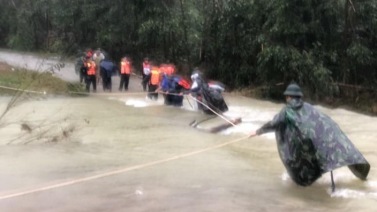 THỜI SỰ 21H30 ĐÊM 14/10/2020: Gần 1.000 người được huy động tham gia tìm kiếm, cứu nạn tại khu vực thủy điện Rào Trăng, tỉnh Thừa Thiên Huế