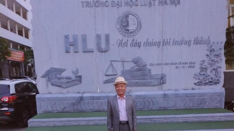Sinh viên Đại học Luật 75 tuổi và khát khao học mãi! (14/10/2020)