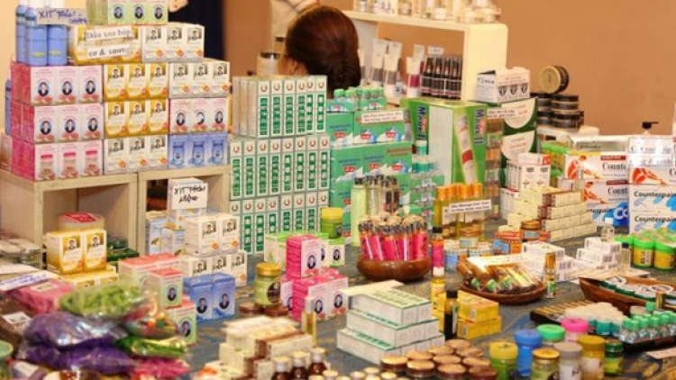 Bán hàng hóa nhập lậu có thể bị phạt đến 200 triệu đồng (2/10/2020)