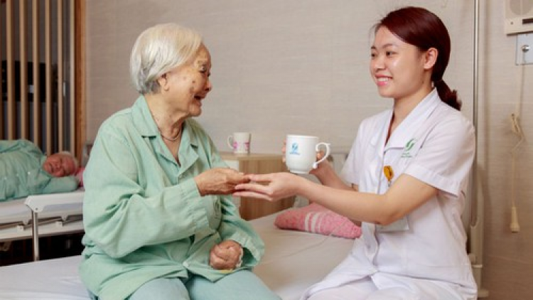 Chăm sóc người cao tuổi và câu chuyện phía sau cánh cổng viện “dưỡng lão” (18/10/2020)