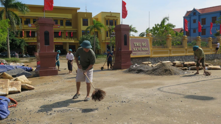 THỜI SỰ 18H CHIỀU 22/10/2020: Tranh thủ lũ rút, hàng vạn người dân miền Trung trở về nhà sau những ngày chạy lũ để dọn dẹp nhà cửa