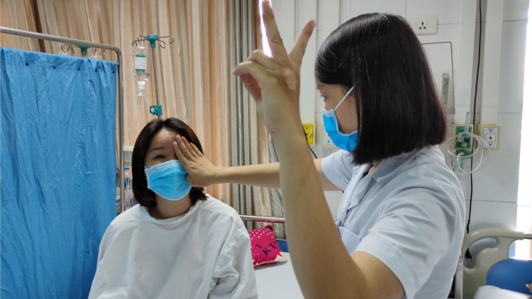 Suýt mù mắt vì tiêm filler nâng mũi tại spa (1/10/2020)