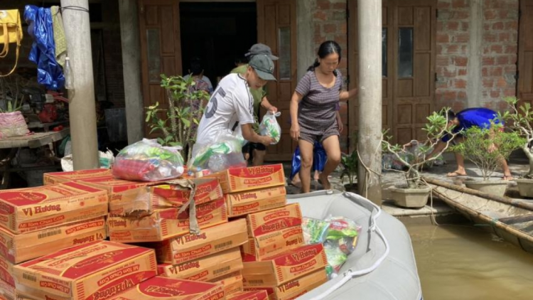 Tăng cường kiểm tra kiểm soát thị trường, ngăn chặn tình trạng đầu cơ, tăng giá mặt hàng thiết yếu tại vùng lũ (22/10/2020)