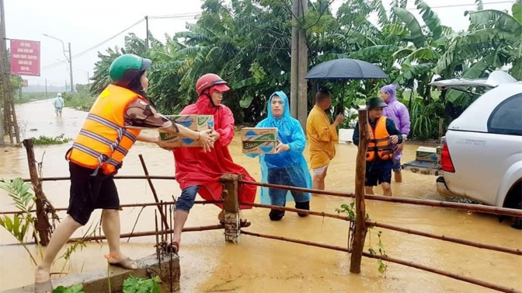 THỜI SỰ 21H30 CHIỀU 21/10/2020: Hàng vạn tấm lòng nghĩa tình trên cả nước và đồng bào ta ở nước ngoài tiếp tục hướng về vùng lũ miền Trung