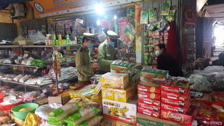 Kiểm tra kiểm soát thị trường, ứng phó, khắc phục nhanh nhất hậu quả bão số 9 gây ra (30/10/2020)