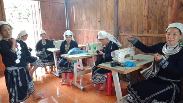 Tìm hiểu giá vị văn hóa Việt qua từng đường thêu thổ cẩm (14/11/2020)