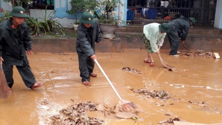 Sau lũ lụt, cần làm gì để tránh “dịch chồng dịch”? (Ngày 1/11/2020)