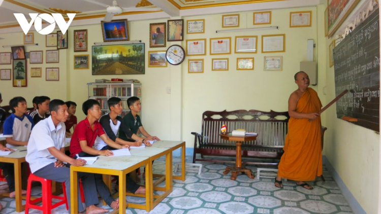 Thượng tọa Lý Hùng: Vị sư hơn 20 năm chăm lo, cưu mang những sinh viên nghèo hiếu học (20/11/2020)