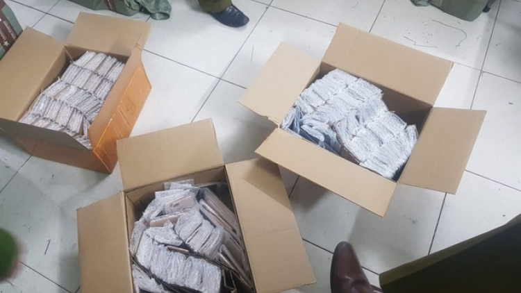 Hà Nội: Bắt lô điện thoại nhập lậu vận chuyển qua đường hàng không trị giá hơn 8 tỷ đồng (11/12/2020)