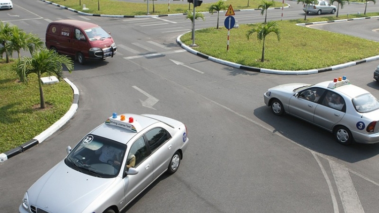 THỜI SỰ 21H30 ĐÊM 29/2/2020: Không có chuyện phí đào tạo lái xe ô tô tăng lên 30 triệu đồng