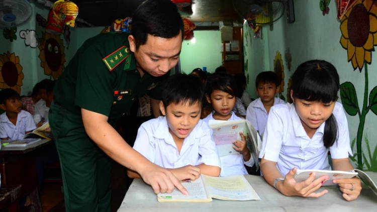 Những người tận tụy ươm mầm xanh nơi biên giới (15/2/2020)