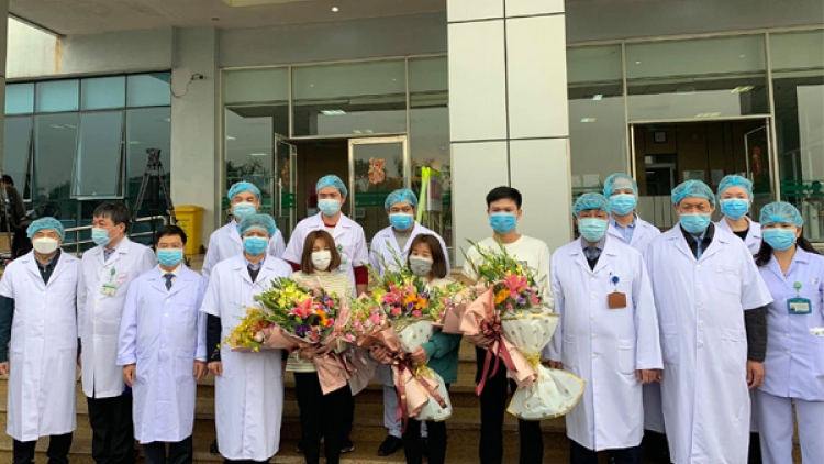 Thêm 3 bệnh nhân nhiễm virus corona xuất viện (10/2/2020)