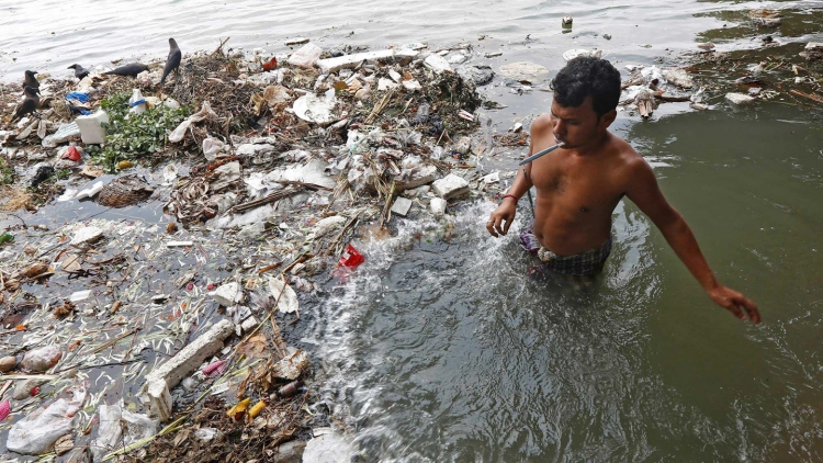 Giải quyết tình trạng ô nhiễm sông Ganges tại Ấn Độ (5/3/2020)