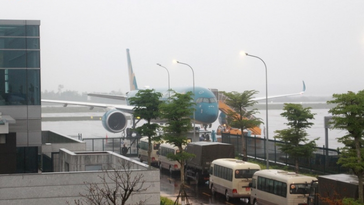 3 chuyến bay đưa người Việt từ châu Âu về nước hạ cánh ở Sân bay Vân Đồn (16/3/2020)