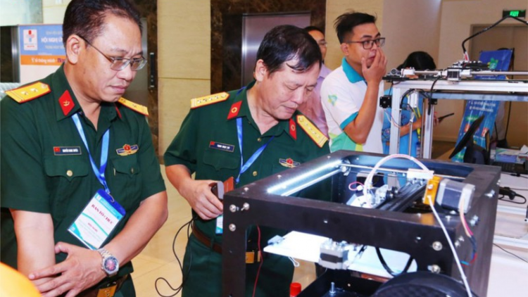 TPHCM chuẩn bị thử nghiệm robot khử khuẩn phòng cách ly (22/3/2020)
