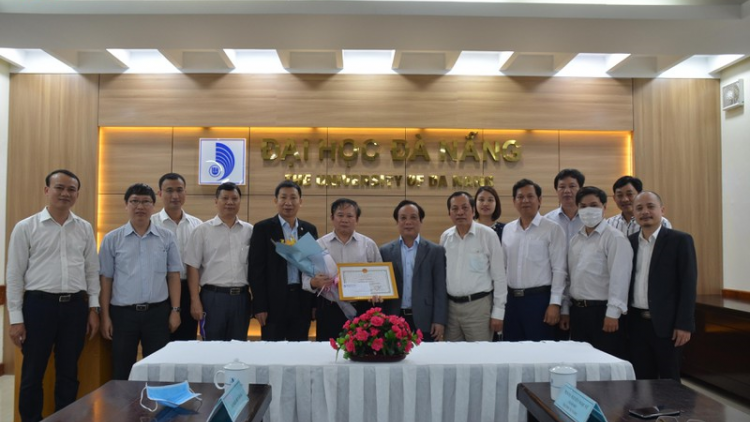 Đại học Đà Nẵng khen thưởng sáng kiến hệ thống đo thân nhiệt từ xa ngừa Covid-19 (23/3/2020