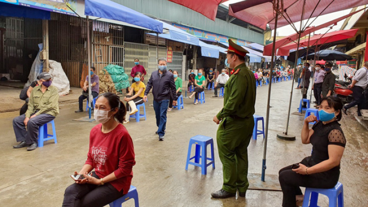 THỜI SỰ 21H30 ĐÊM 18/4/2020: 610 mẫu test nhanh của tiểu thương tại các chợ đầu mối ở Hà Nội được thực hiện sáng nay, đều âm tính với virus SARS-CoV-2