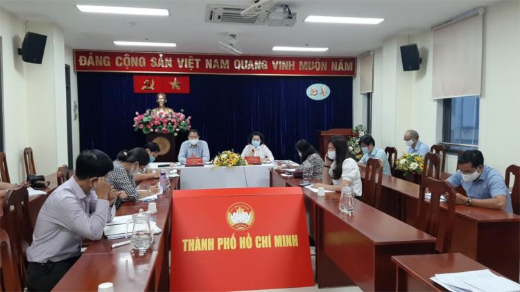 TPHCM trao gần 9 tỷ đồng cho người nghèo bán vé số bị ảnh hưởng dịch Covid-19 (10/4/2020)