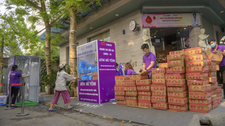 “Cây ATM mì tôm” đầu tiên của một bác sĩ Hà Nội (21/4/2020)