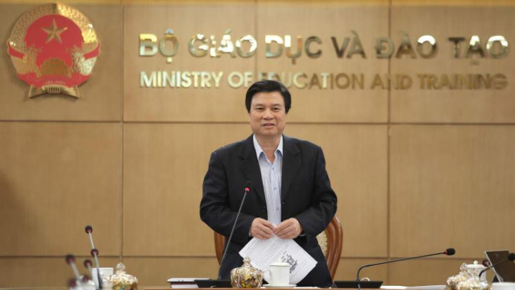 Sẽ báo cáo Ủy ban Thường vụ Quốc hội để điều chỉnh nếu học sinh đi học muộn sau ngày 15-6 (10/4/2020)