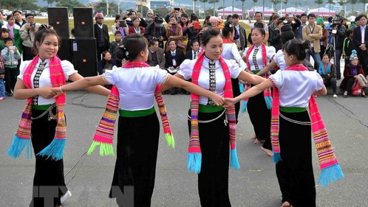 Bộ Văn hóa Thể thao và Du lịch đưa văn hóa nghệ thuật bắt nhịp trở lại (25/5/2020)