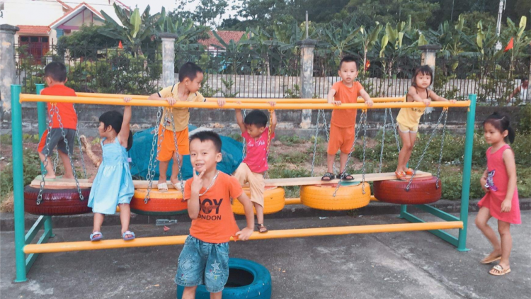 Sân chơi cho trẻ em từ vật liệu tái chế: Giáo dục và lan tỏa lối sống xanh (31/5/2020)