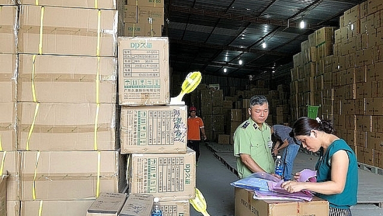 TPHCM: Xử lý hàng lậu, “lộ chuyện” cho thuê kho bãi hơn 10 tỷ đồng để ngoài sổ sách (21/5/2020)