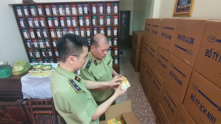 90.000 sản phẩm đông nam dược có dấu hiệu vi phạm bày bán công khai trên mạng (7/5/2020)