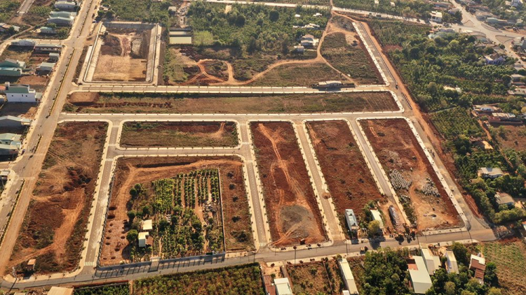 Gia Lai: huyện Chư Sê cho một số cá nhân nợ gần 60 tỷ tiền trúng đấu giá đất trong nhiều tháng (26/5/2020)