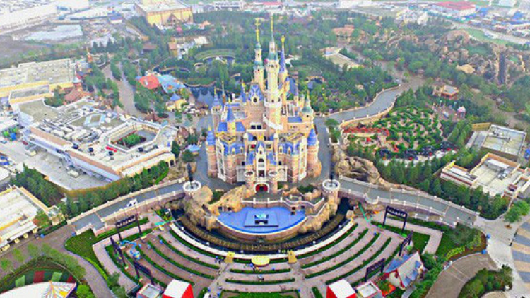 Công viên Disneyland Thượng Hải hoạt động trở lại sau 3 tháng đóng cửa vì dịch Covid-19 (11/5/2020)