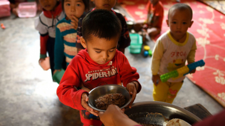 Indonesia: hỗ trợ những bữa ăn miễn phí, giúp người có hoàn cảnh khó khăn và lớn tuổi dễ bị tổn thương trong đại dịch Covid - 19 (21/5/2020)