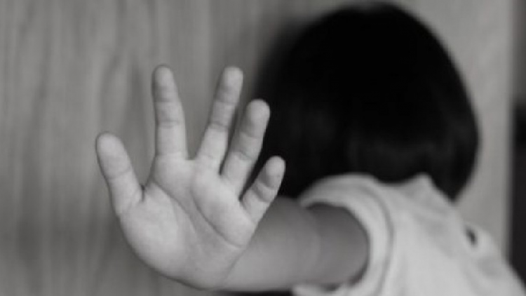 Loạt bài “Đừng khóc một mình”. Bài 2: Xâm hại tình dục học đường: Sau cổng trường có còn là vùng an toàn? (30/6/2020)