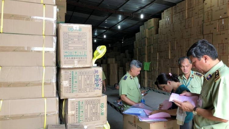 Thành phố Hồ Chí Minh: Tăng cường tấn công hàng lậu, hàng giả (30/6/2020)