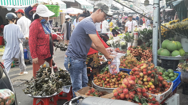 Tết Đoan Ngọ ở TPHCM: trái cây dồi dào, giá chỉ tăng nhẹ (25/06/2020)