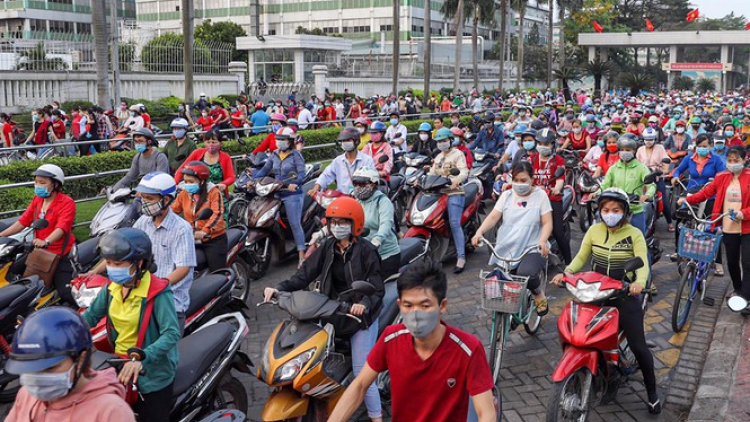 THỜI SỰ 12H TRƯA 7/7/2020: Tổng Liên đoàn LĐ Việt Nam kiến nghị không thu thuế thu nhập cá nhân 10% với khoản tiền doanh nghiệp hỗ trợ người lao động