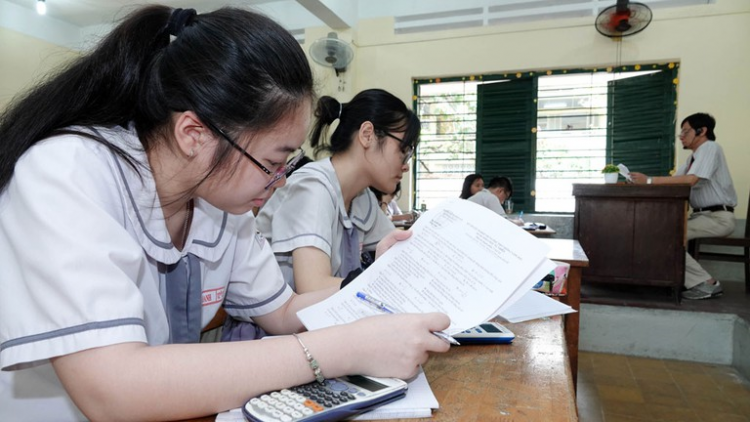 Thí sinh đăng ký chỉ để xét tốt nghiệp THPT tăng: Mừng hay lo? (17/7/2020)