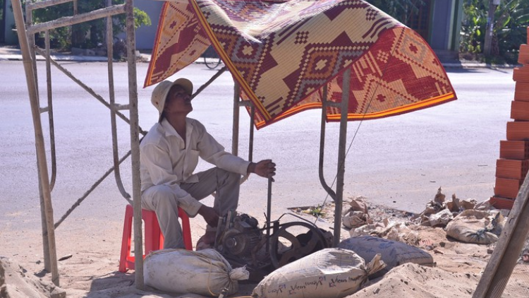 Người dân miền Trung lao đao vì nắng nóng (17/7/2020)